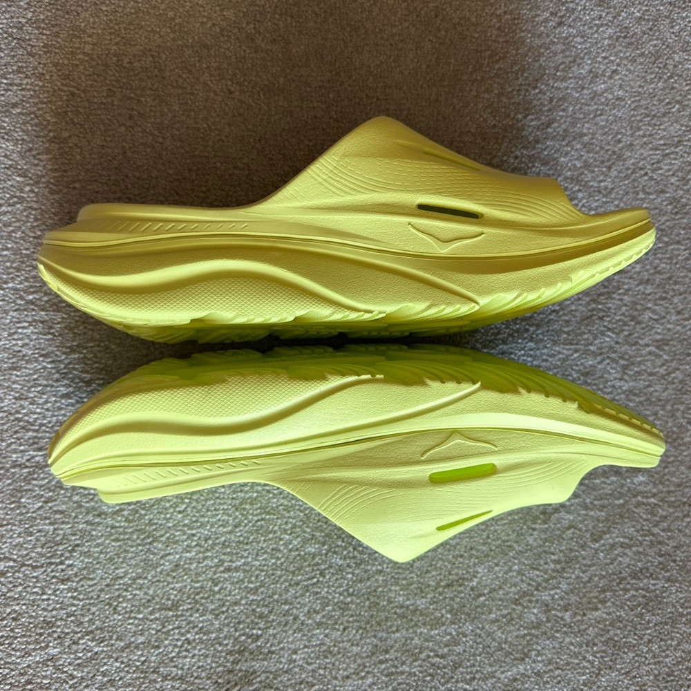 Hoka Recovery Slides Citrus Glow 🍋‍🟩 Men’s size 10 Women’s size 12 NWT